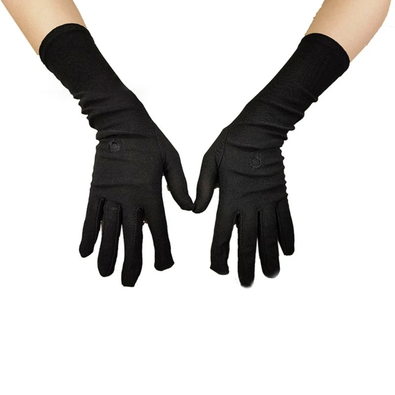 Elegant leather gloves for men - a sophisticated accessory for formal occasions.