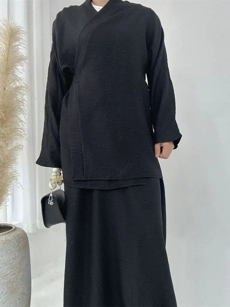 Chic 2 piece abaya set featuring a flowy design - perfect for everyday modest fashion